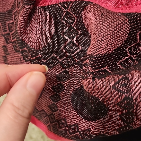 Scarf - Picture 8 of 9